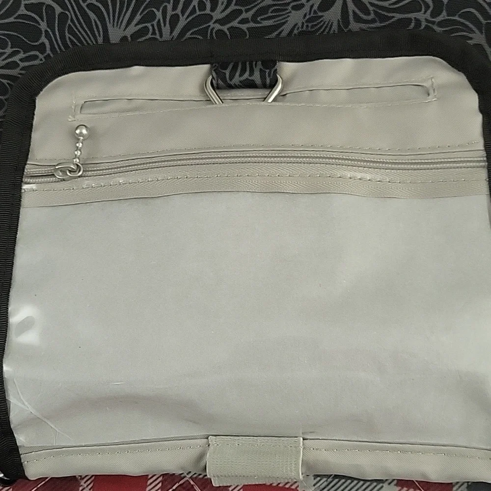 NWOT Baggallini Charcoal Floral Organizer Travel Toiletry Bag